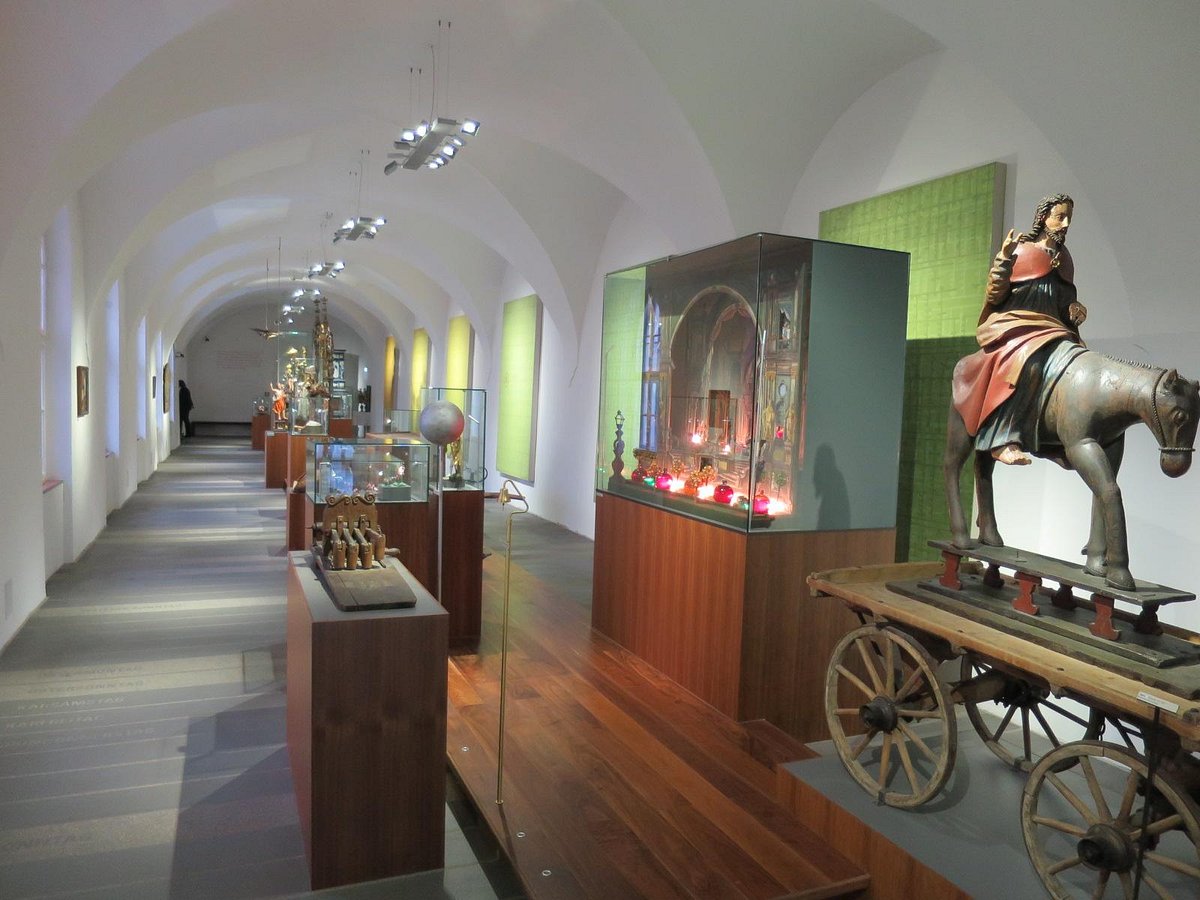 Glockenspiel House