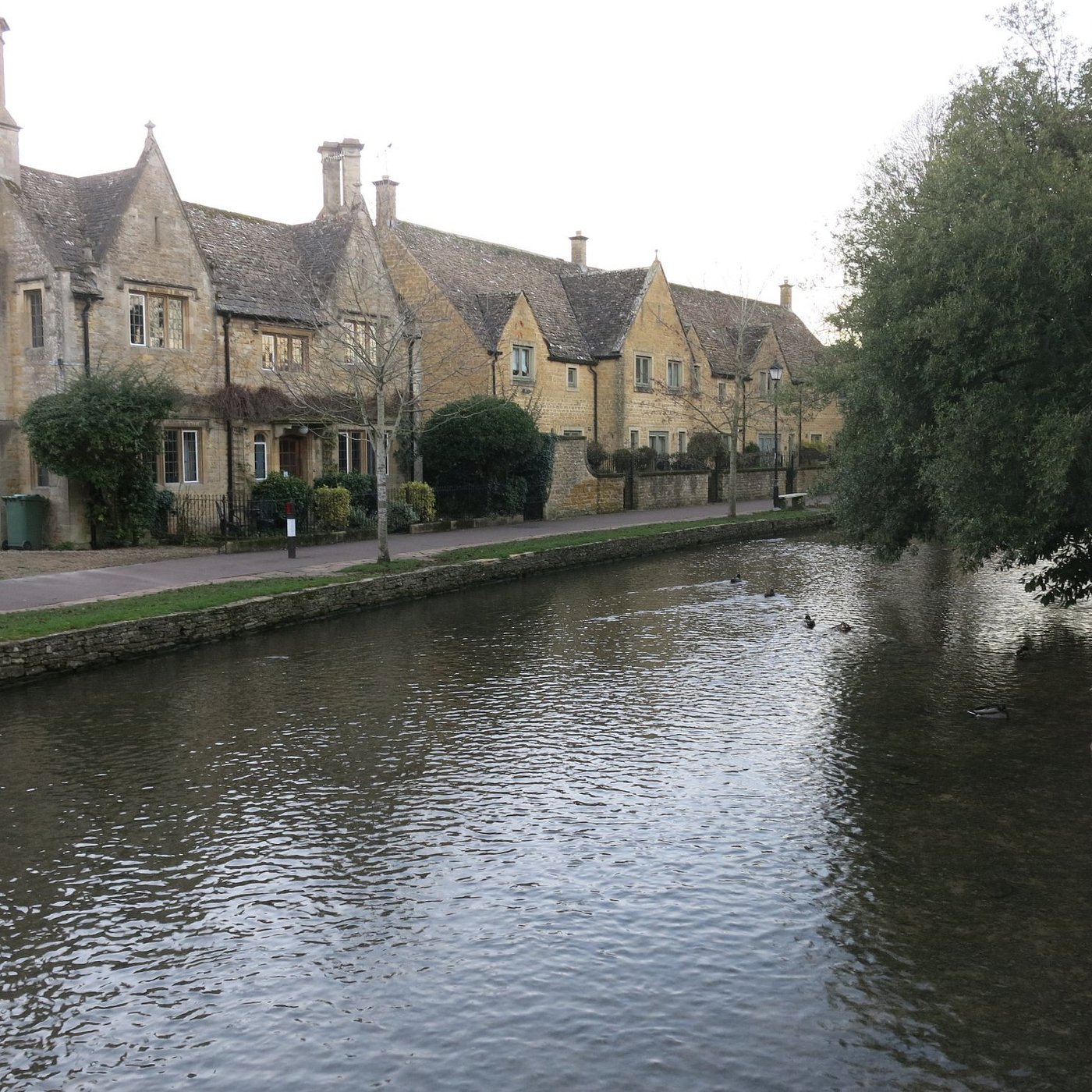 Bourton-on-the-Water Riverside