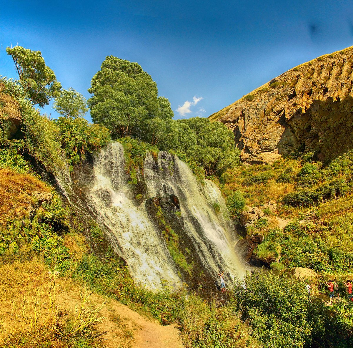 Shaki Waterfall